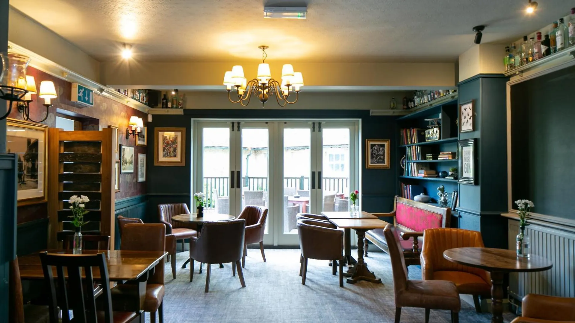 The Cowdray Arms Bed and Breakfast Worth