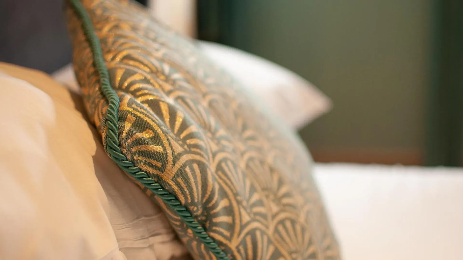 The Cowdray Arms Bed and Breakfast Worth